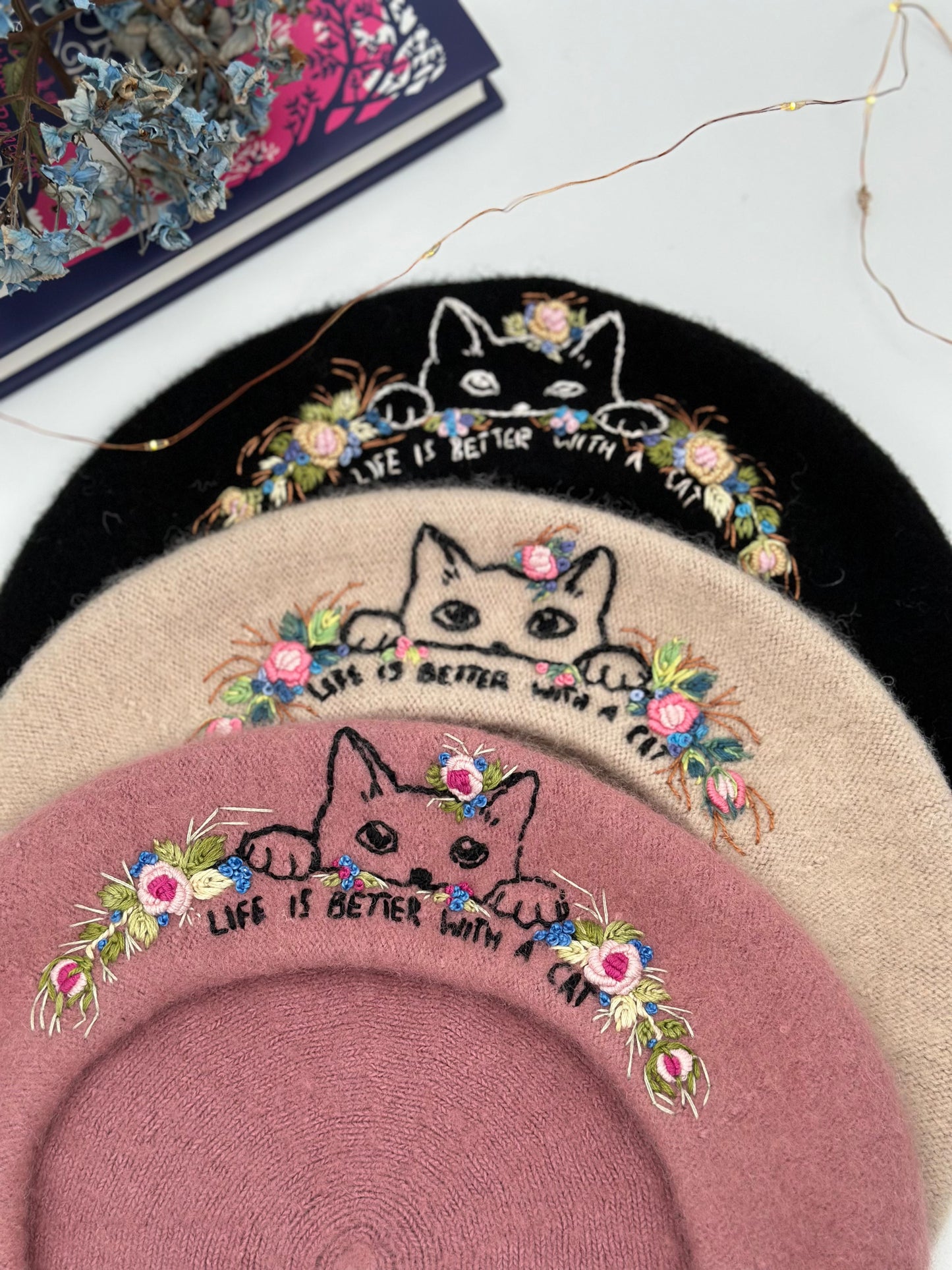 Beretă brodată manual “Life is better with a cat” - roz