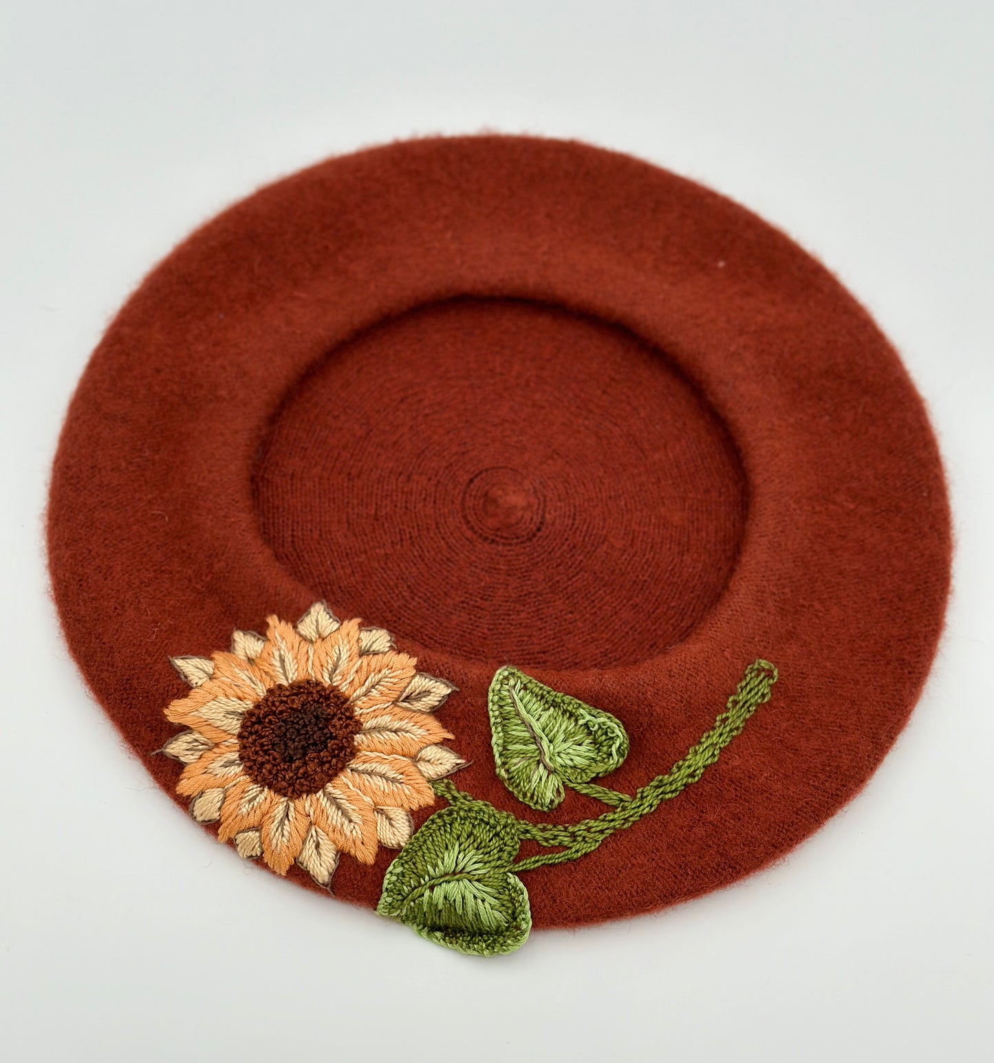 Beretă brodată manual “Sunflower”