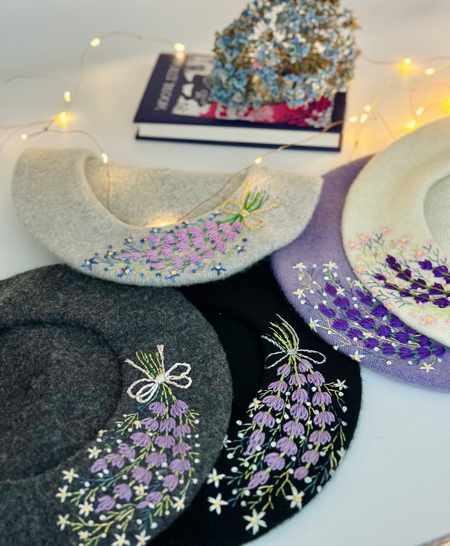 Bereta brodata manual “Buchet de lavandă” - Lila