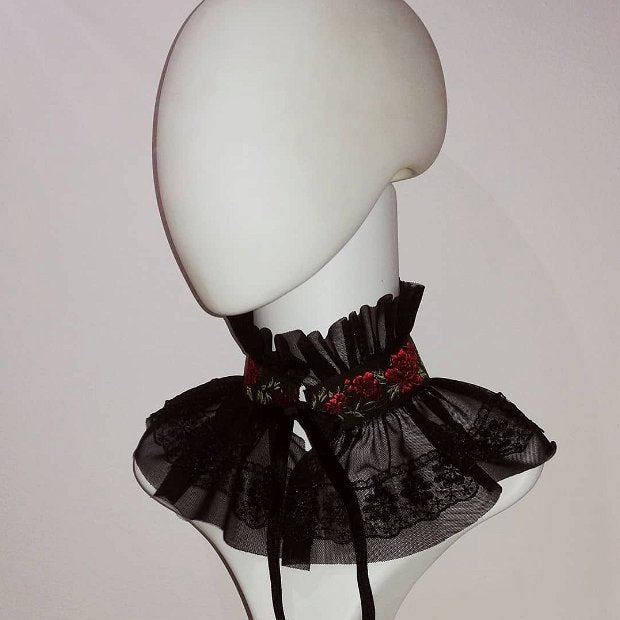 Set de guler si mansete din tulle si dantela