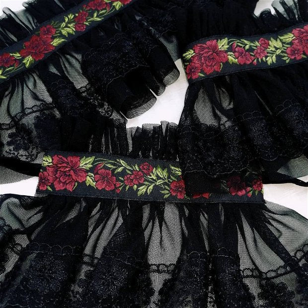 Set de guler si mansete din tulle si dantela