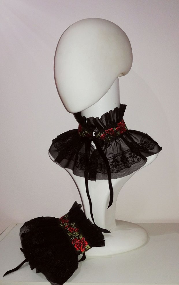 Set de guler si mansete din tulle si dantela