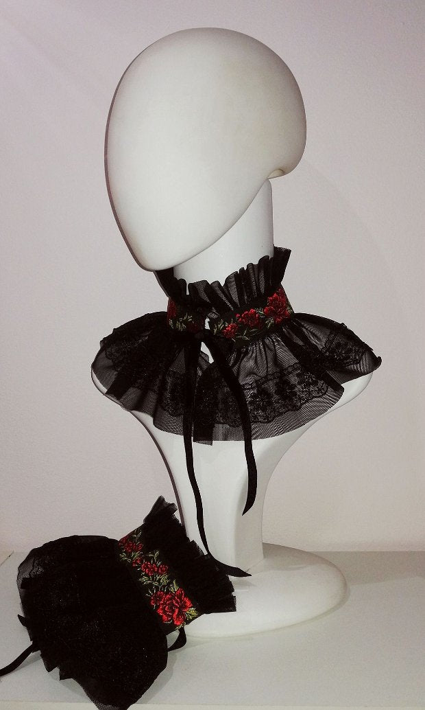 Set de guler si mansete din tulle si dantela