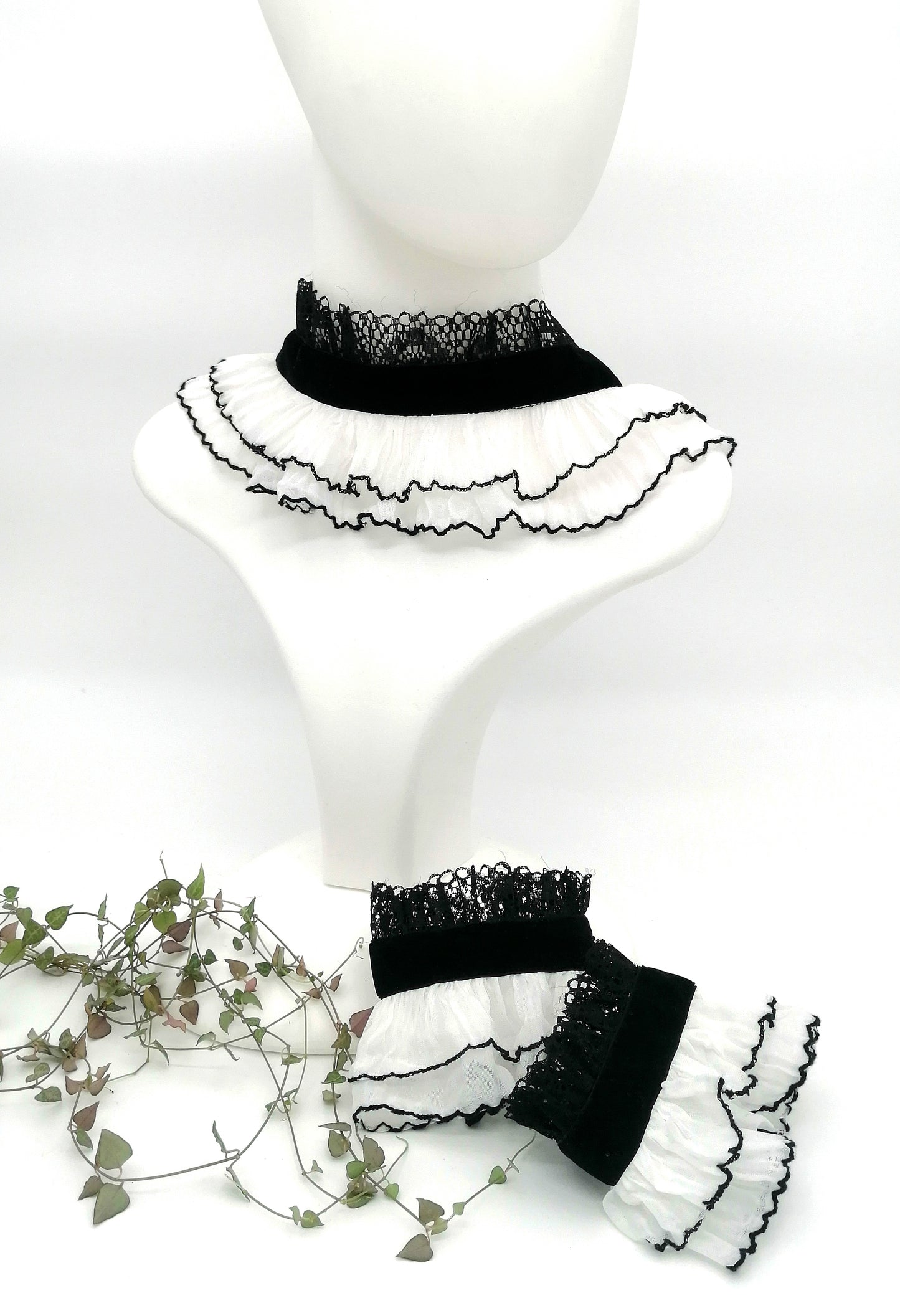 Guler si mansete "Black and white"